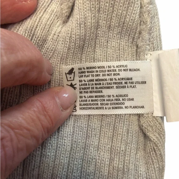 Bula Merino Wool Blend Gray Ribbed Beanie - Picture 2 of 2